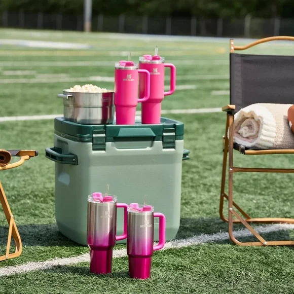 🎉LAST PIECE🎉 Stanley 30 oz. Quencher H2.0 FlowState Tumbler Camelia - Picture 12 of 14